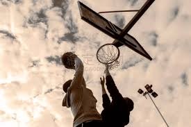 很抢手！每日邮报：冬窗有12家俱乐部希望签下梅努